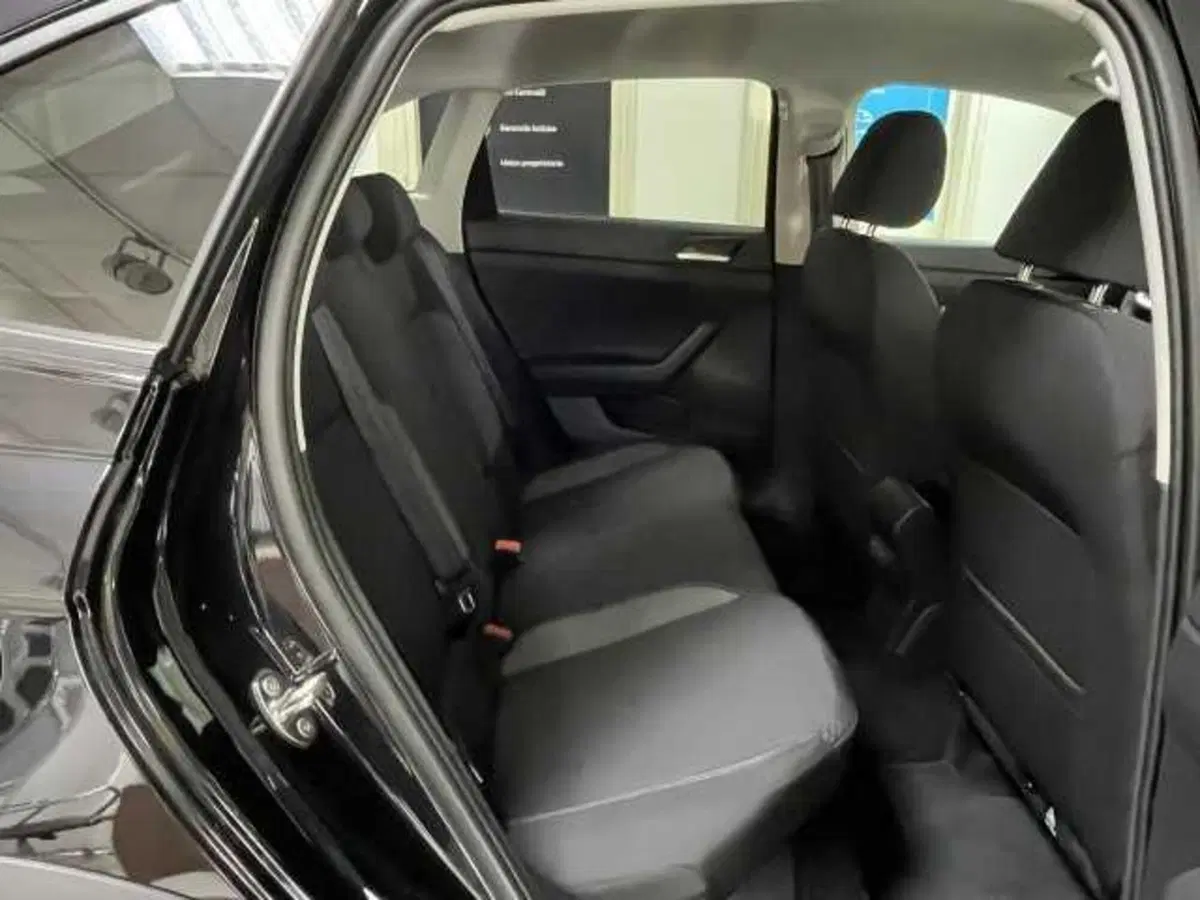 Volkswagen Taigo nuova a Avellino (20)