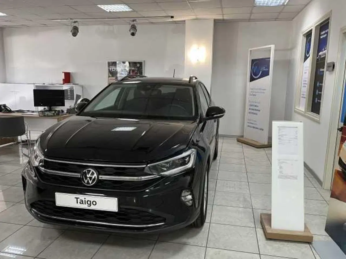 Volkswagen Taigo nuova a Avellino (3)