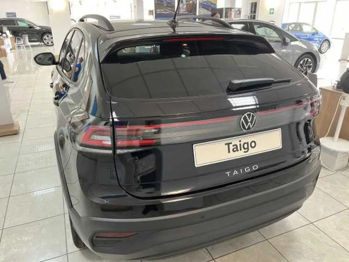Volkswagen Taigo nuova a Avellino (4)