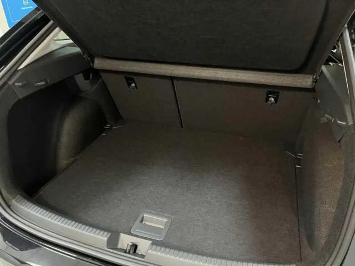 Volkswagen Taigo nuova a Avellino (5)