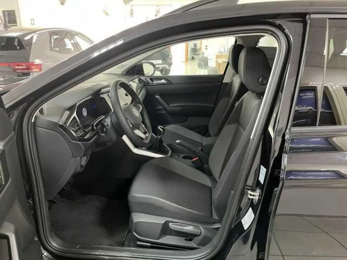 Volkswagen Taigo nuova a Avellino (6)