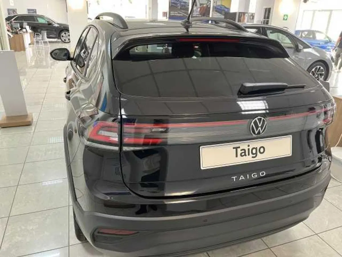 Volkswagen Taigo nuova a Avellino (7)