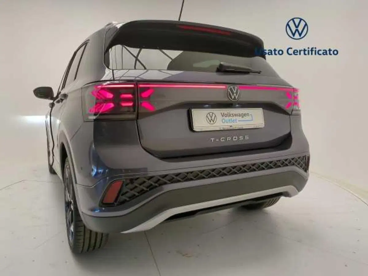 Volkswagen T-Cross nuova a Avellino (13)