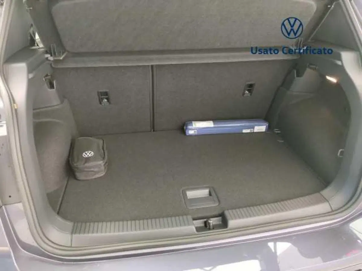 Volkswagen T-Cross nuova a Avellino (15)