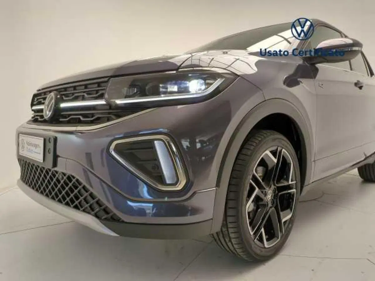 Volkswagen T-Cross nuova a Avellino (8)