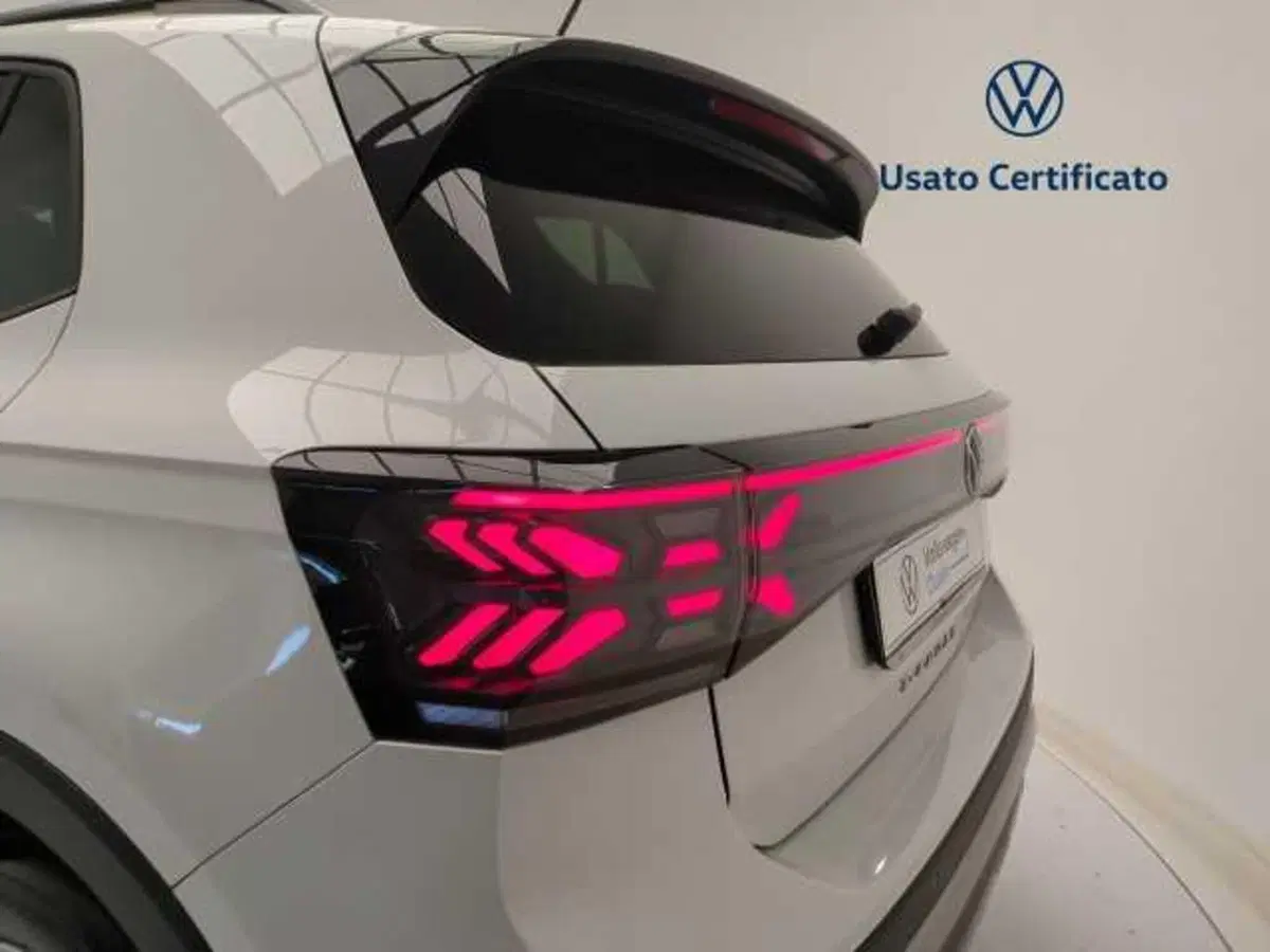 Volkswagen T-Cross nuova a Avellino (11)