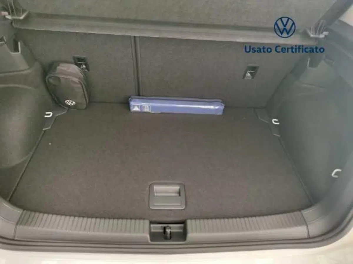 Volkswagen T-Cross nuova a Avellino (13)