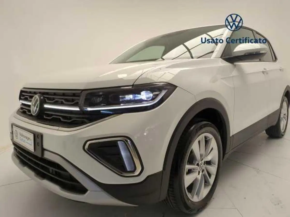 Volkswagen T-Cross nuova a Avellino (8)