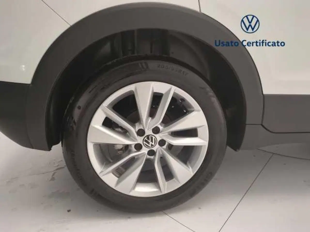 Volkswagen T-Cross nuova a Avellino (9)