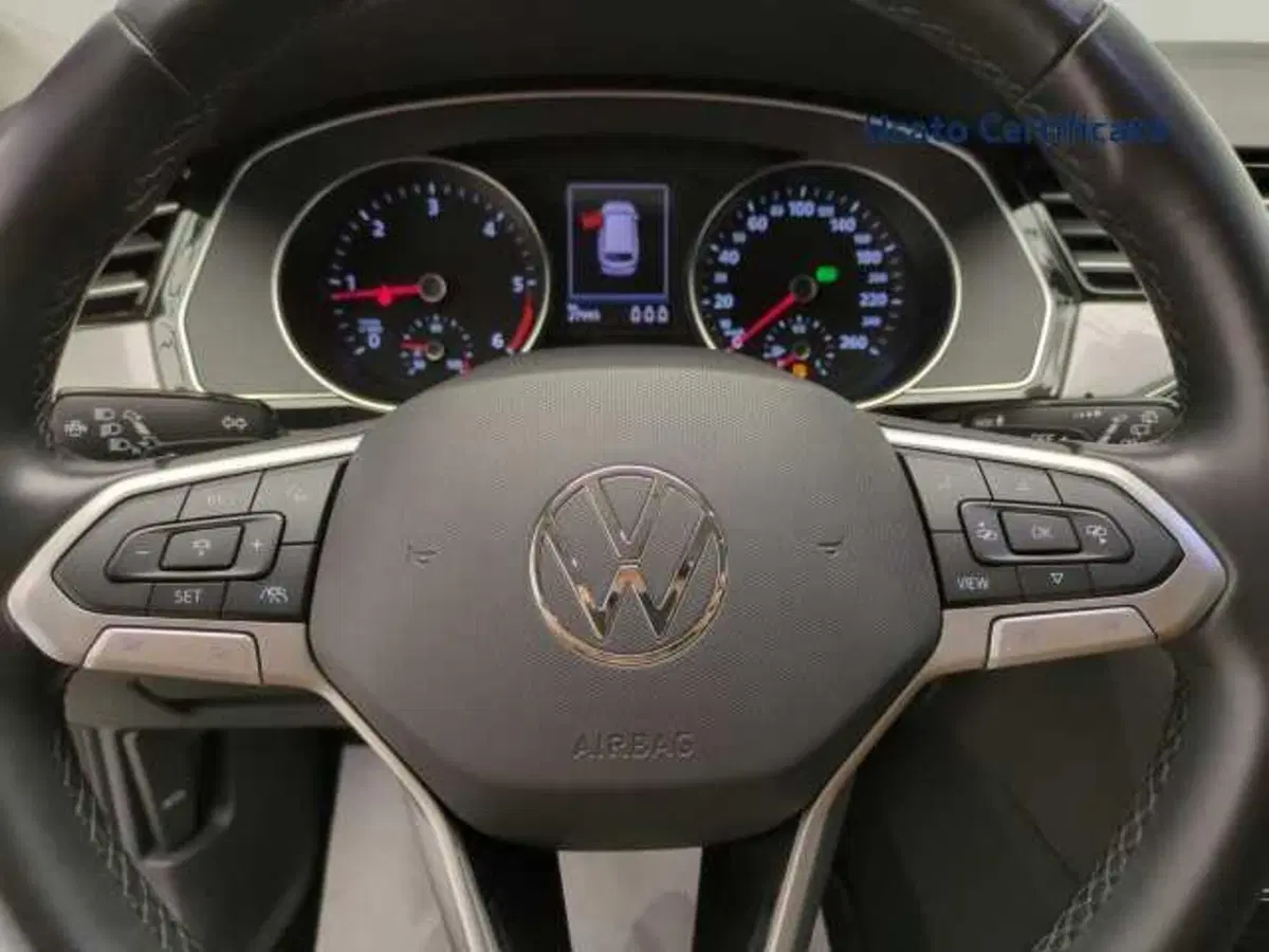 Volkswagen Passat Variant usata a Avellino (16)