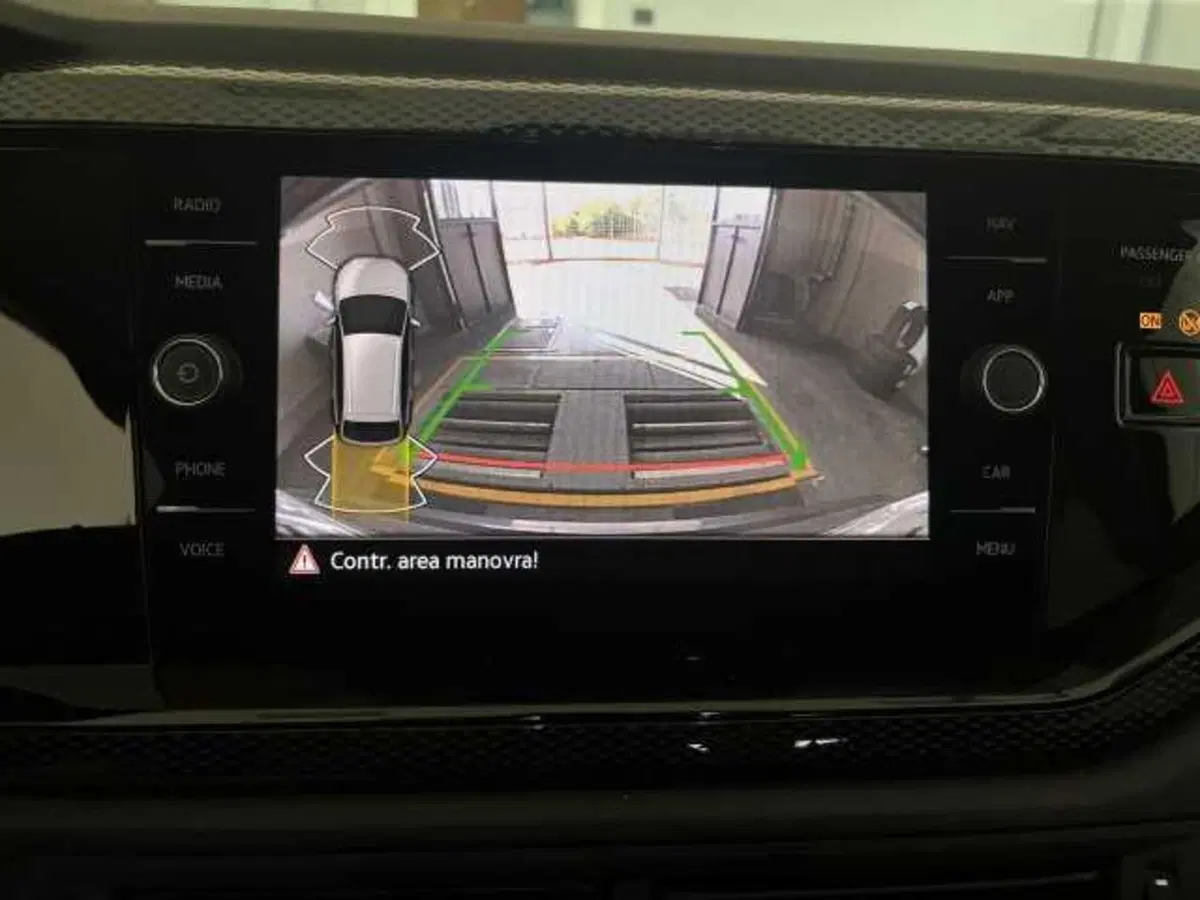 Volkswagen Taigo nuova a Avellino (11)