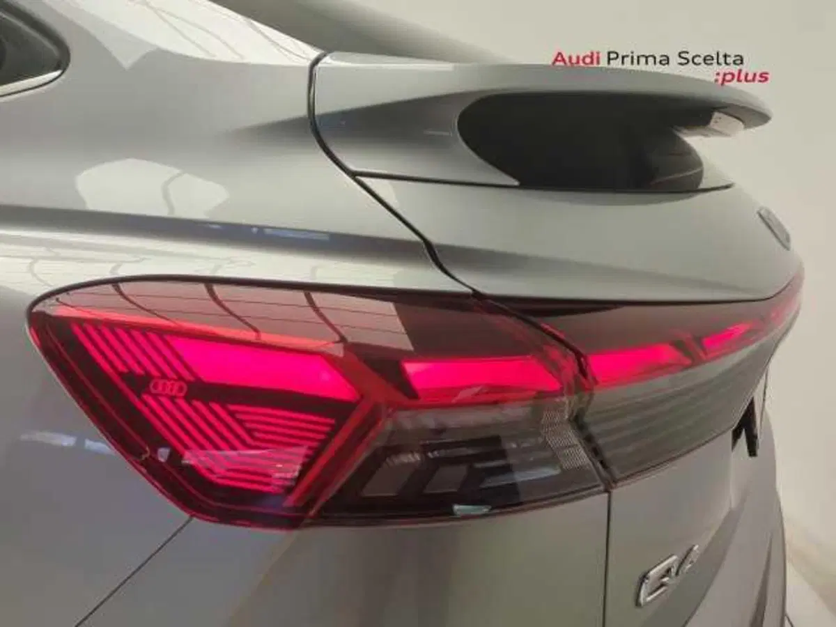 Audi Q4 Sportback usata a Avellino (13)