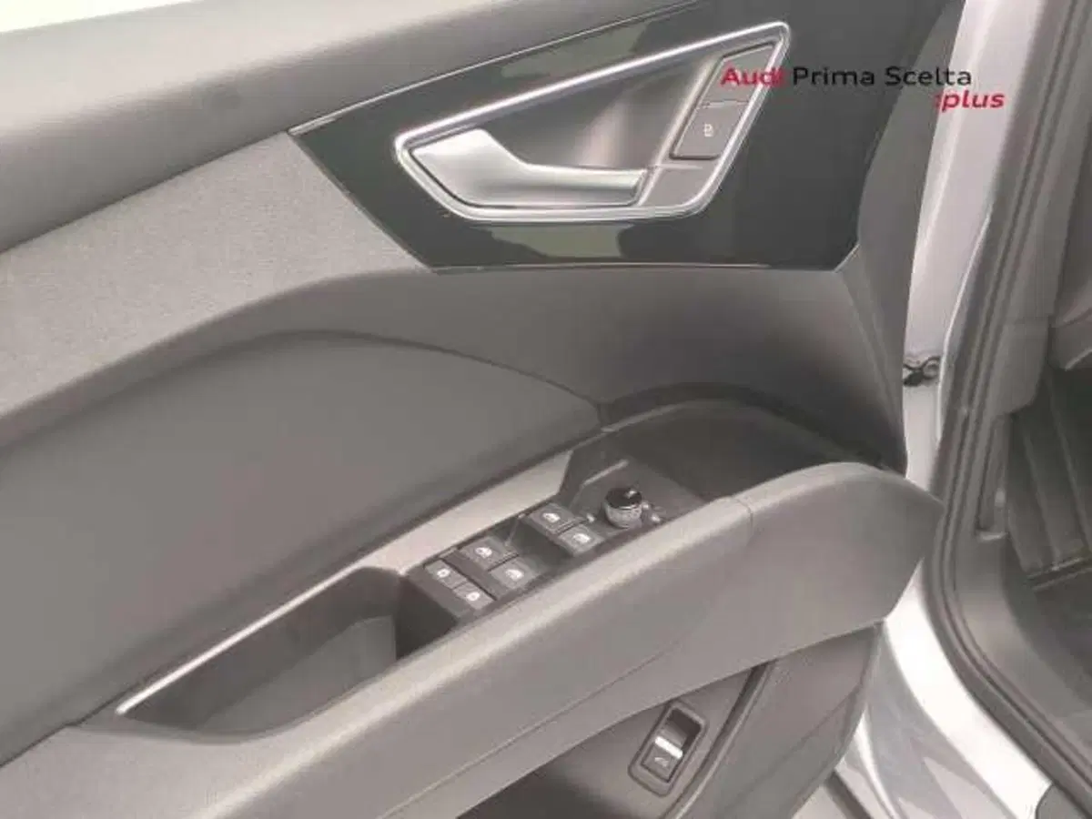 Audi Q4 Sportback usata a Avellino (17)