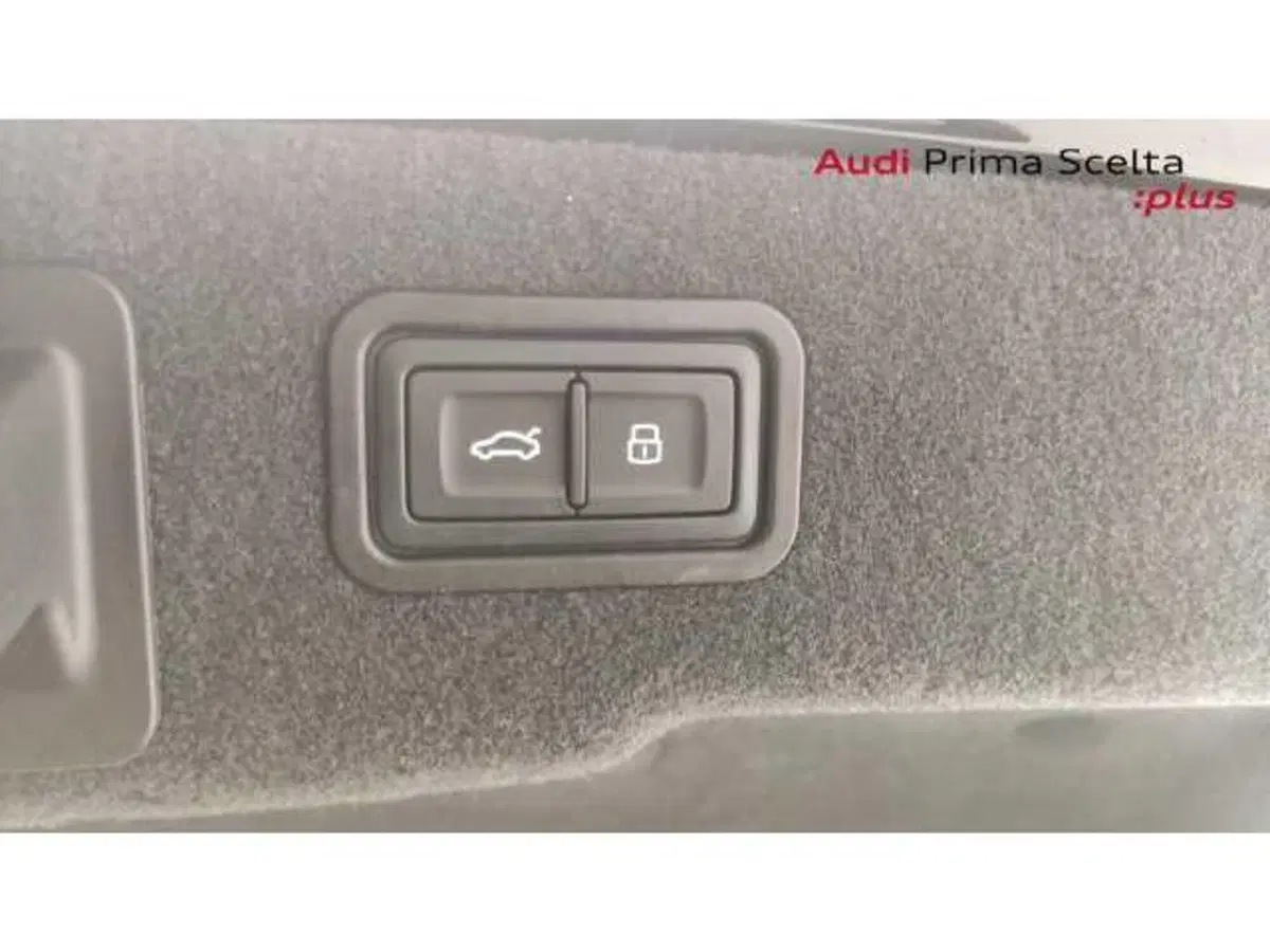 Audi A8 usata a Avellino (17)