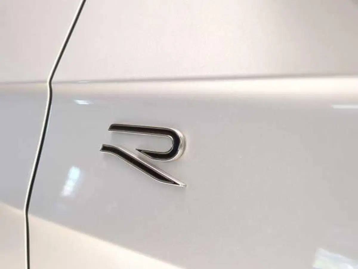 Volkswagen T-Cross nuova a Avellino (12)
