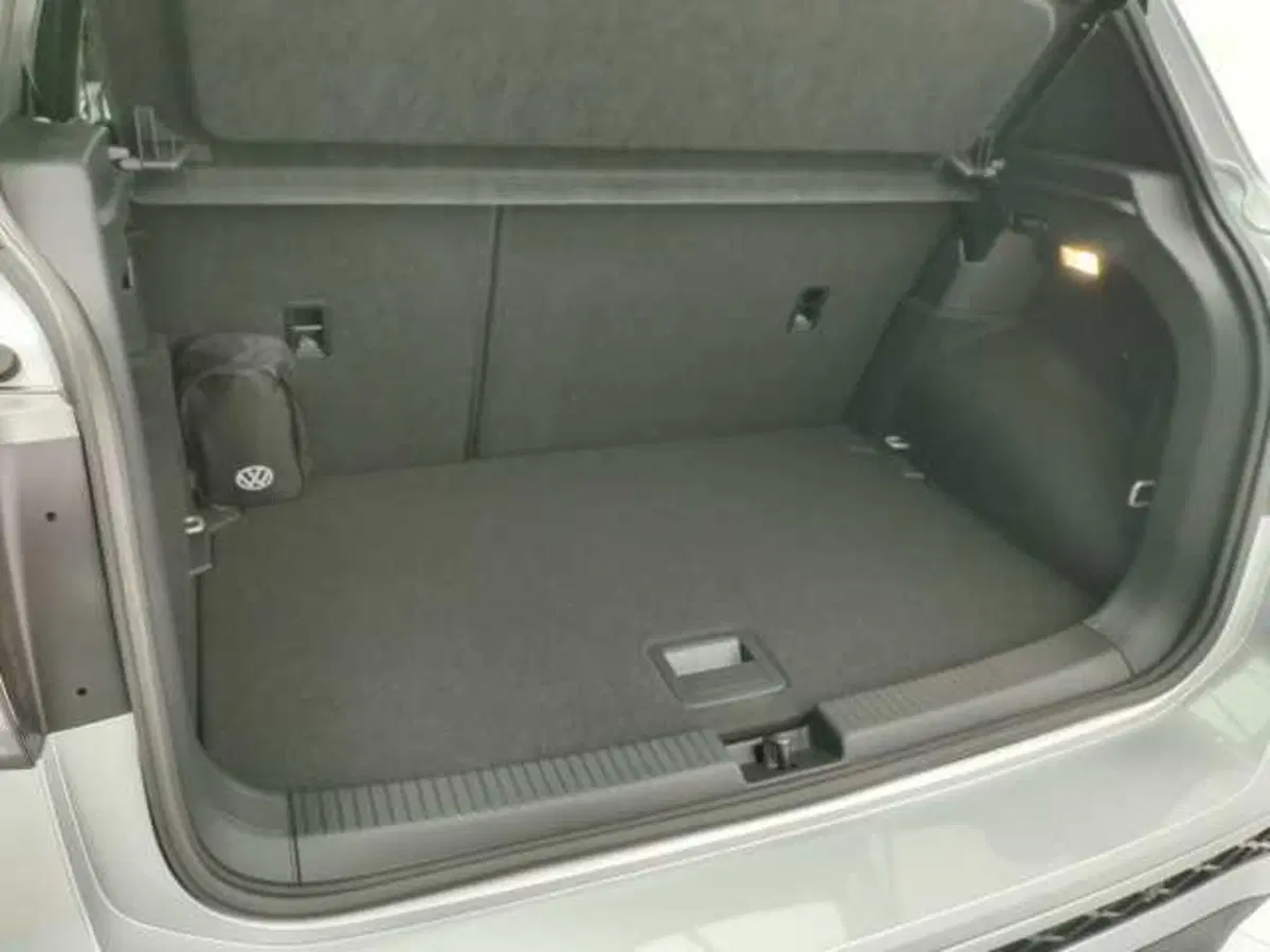 Volkswagen T-Cross nuova a Avellino (15)