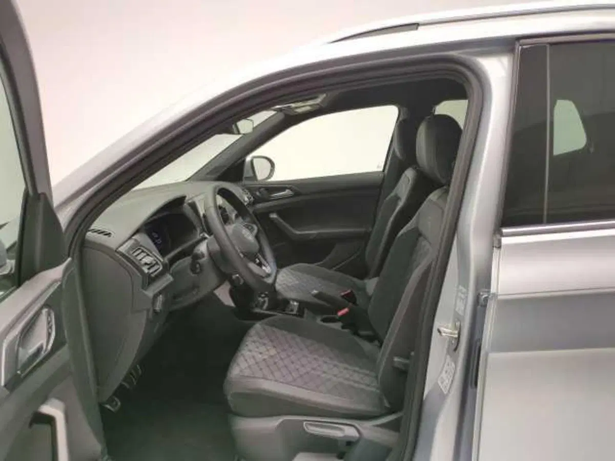 Volkswagen T-Cross nuova a Avellino (18)