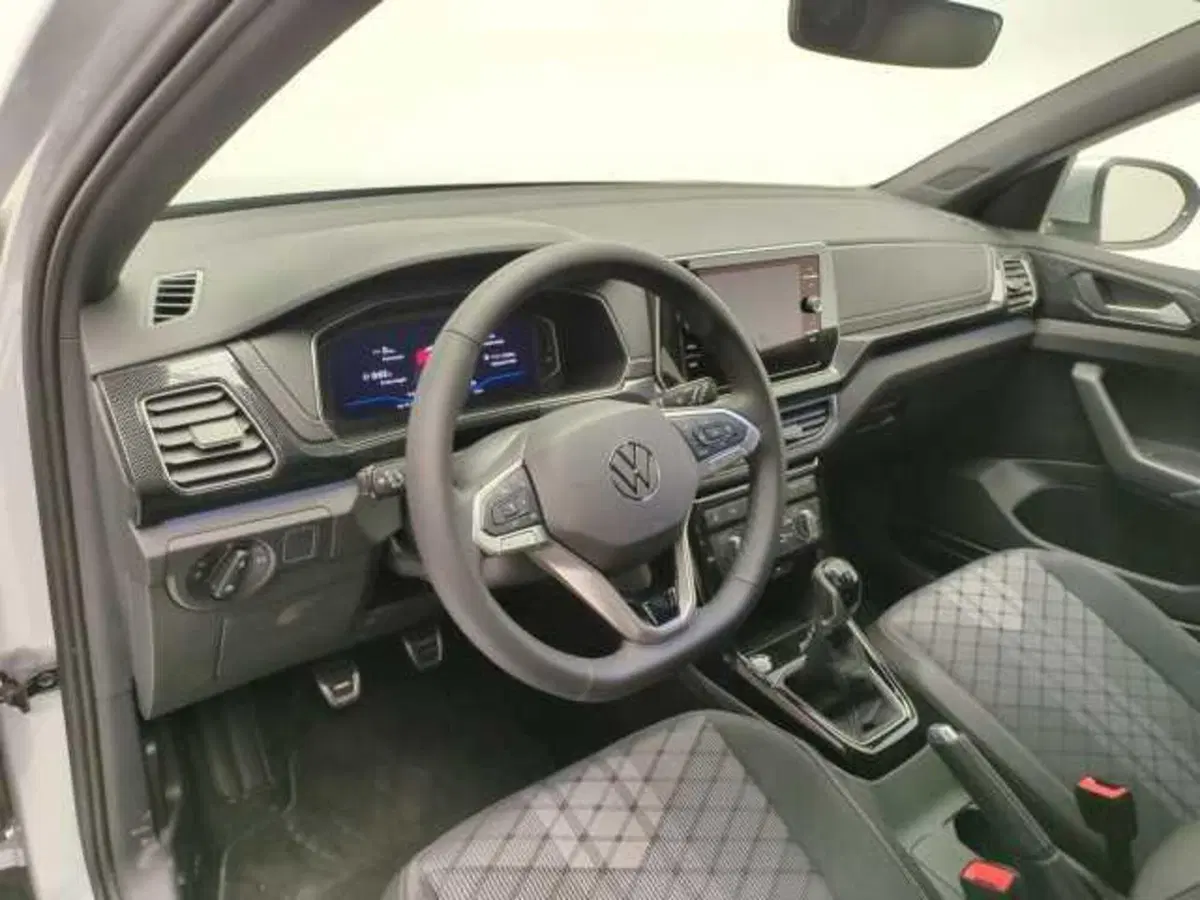 Volkswagen T-Cross nuova a Avellino (19)