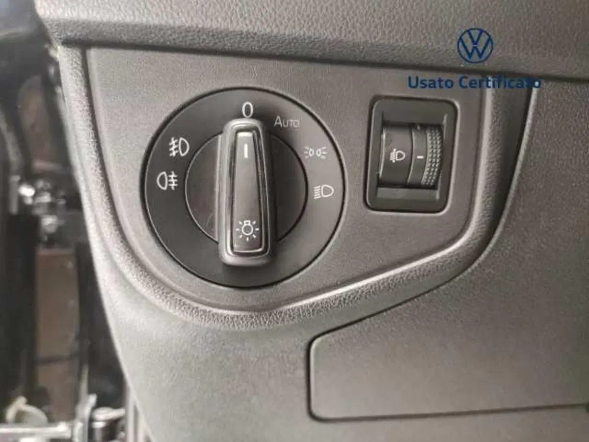 Volkswagen Taigo usata a Avellino (18)