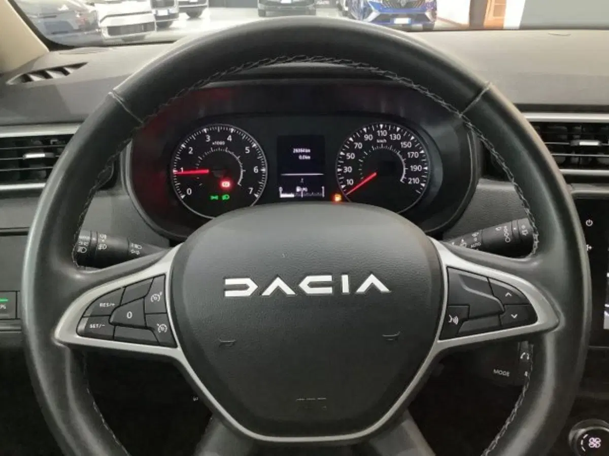 Dacia Duster usata a Catania (18)