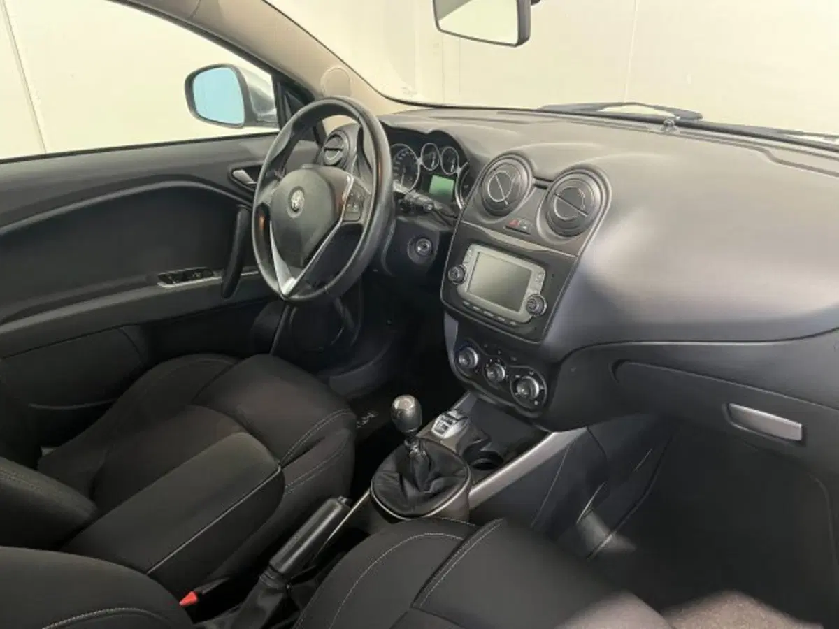 Alfa Romeo MiTo usata a Treviso (4)
