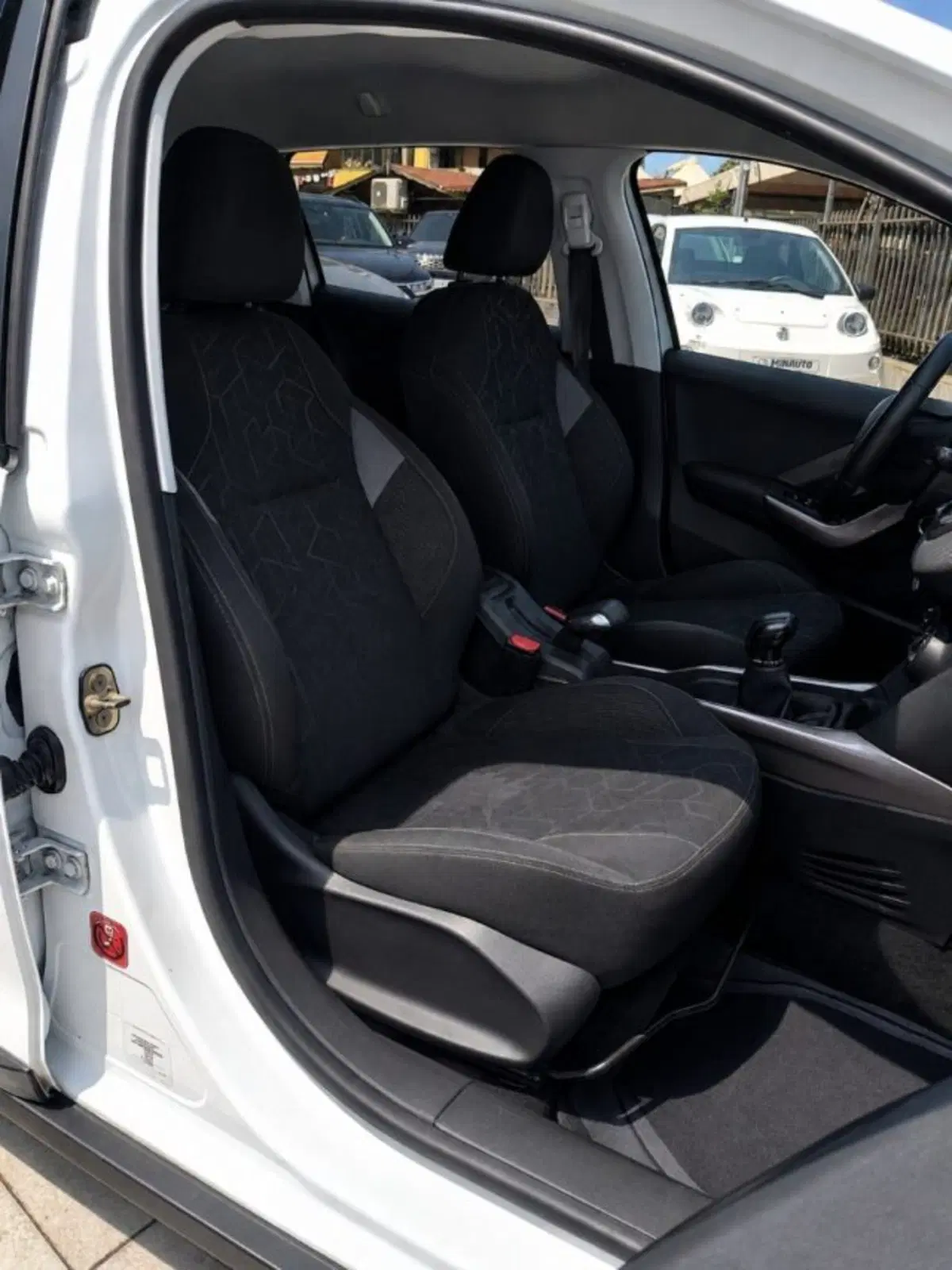 Peugeot 2008 usata a Firenze (15)
