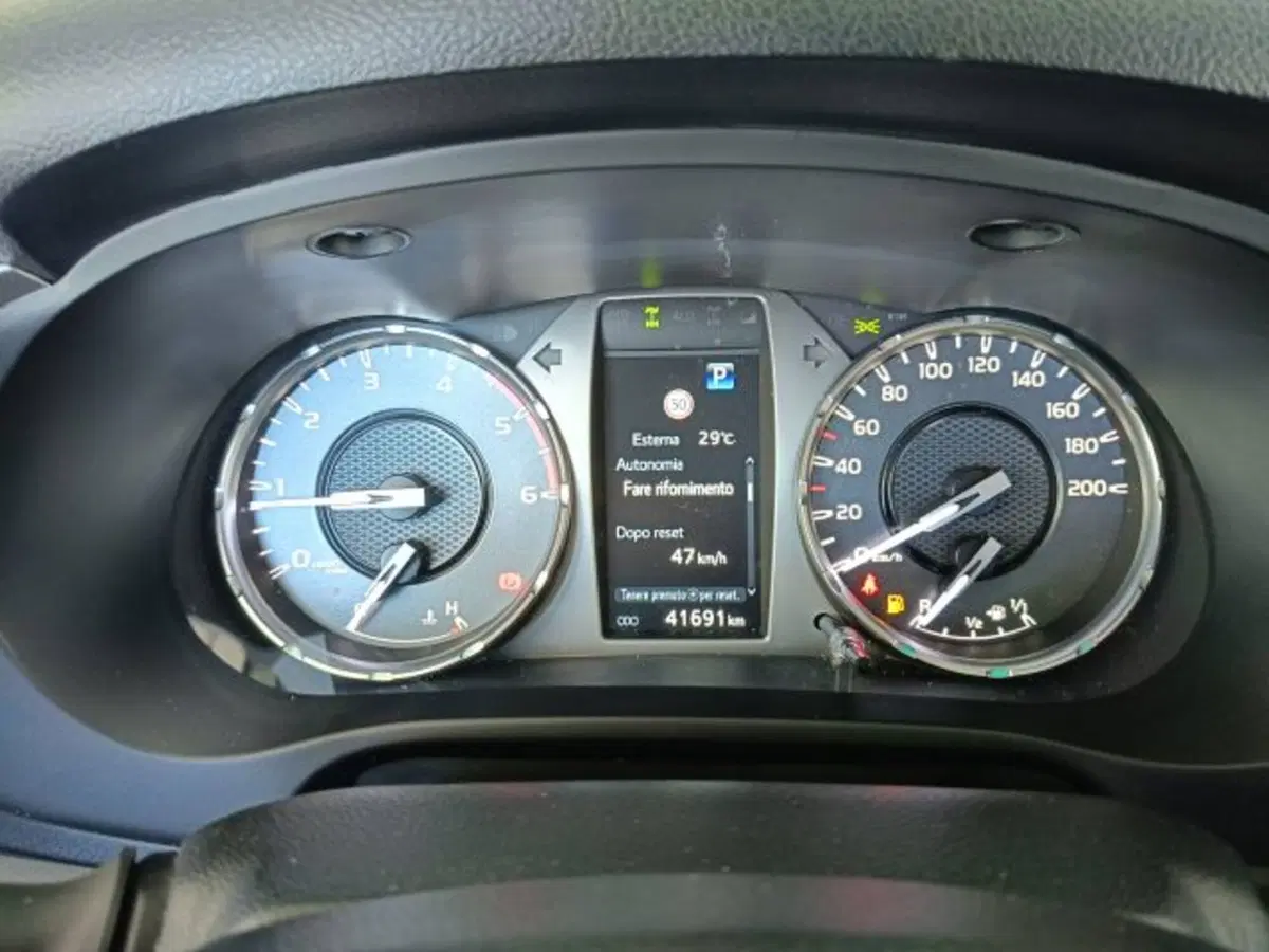 Toyota Hilux usata a Teramo (12)