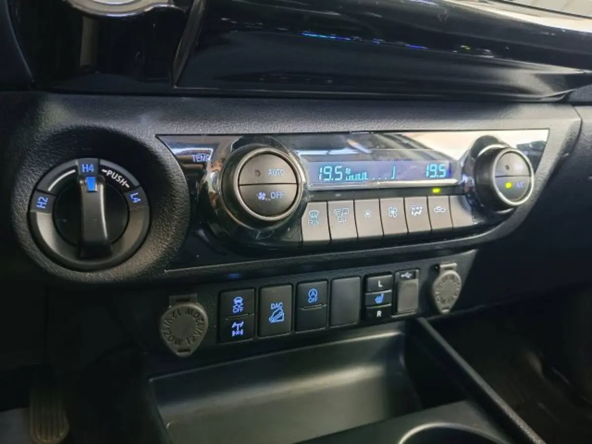 Toyota Hilux usata a Teramo (15)