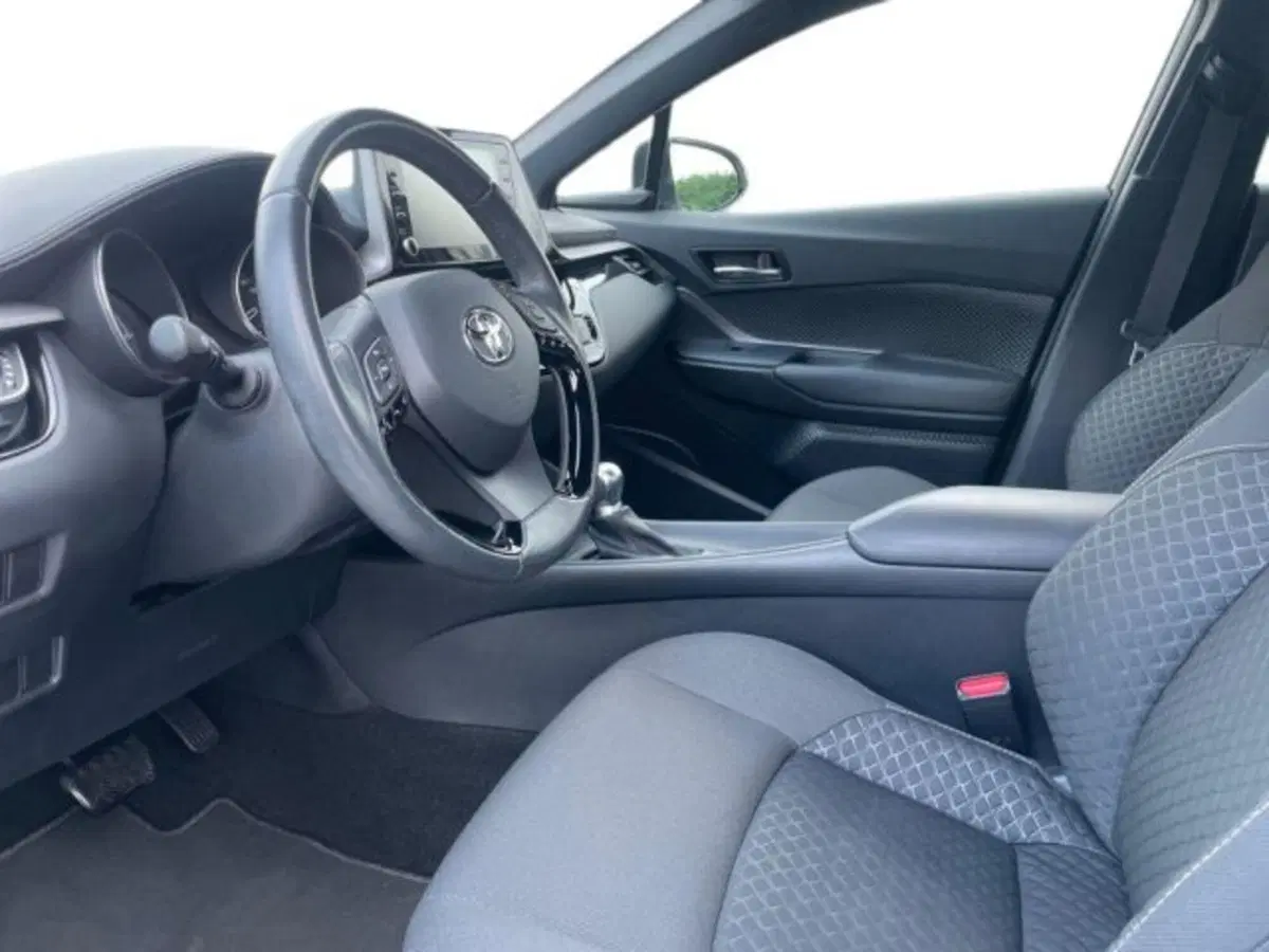 Toyota Toyota C-HR usata a Vercelli (7)