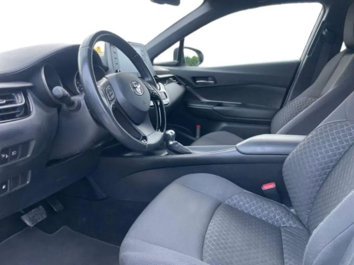 Toyota Toyota C-HR usata a Vercelli (7)