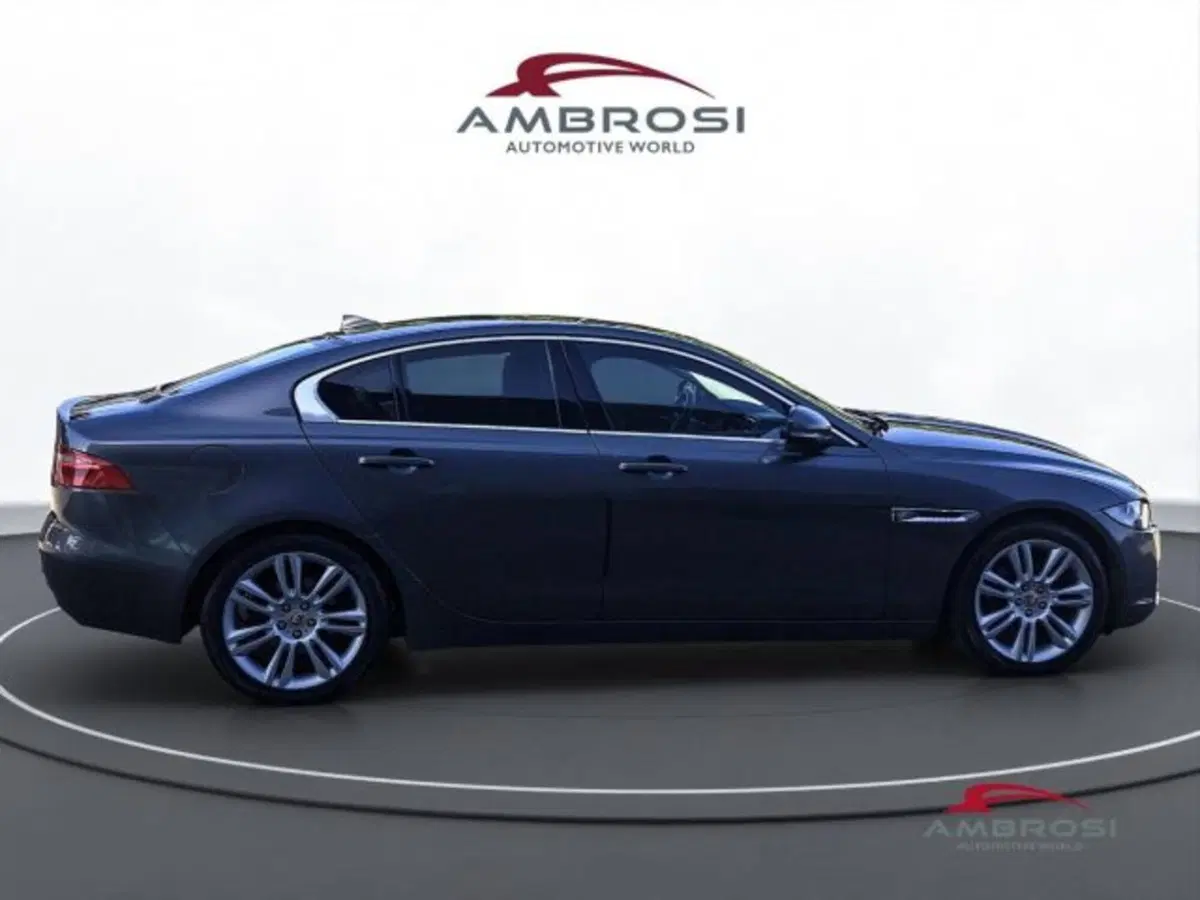 Jaguar XE usata a Perugia (5)