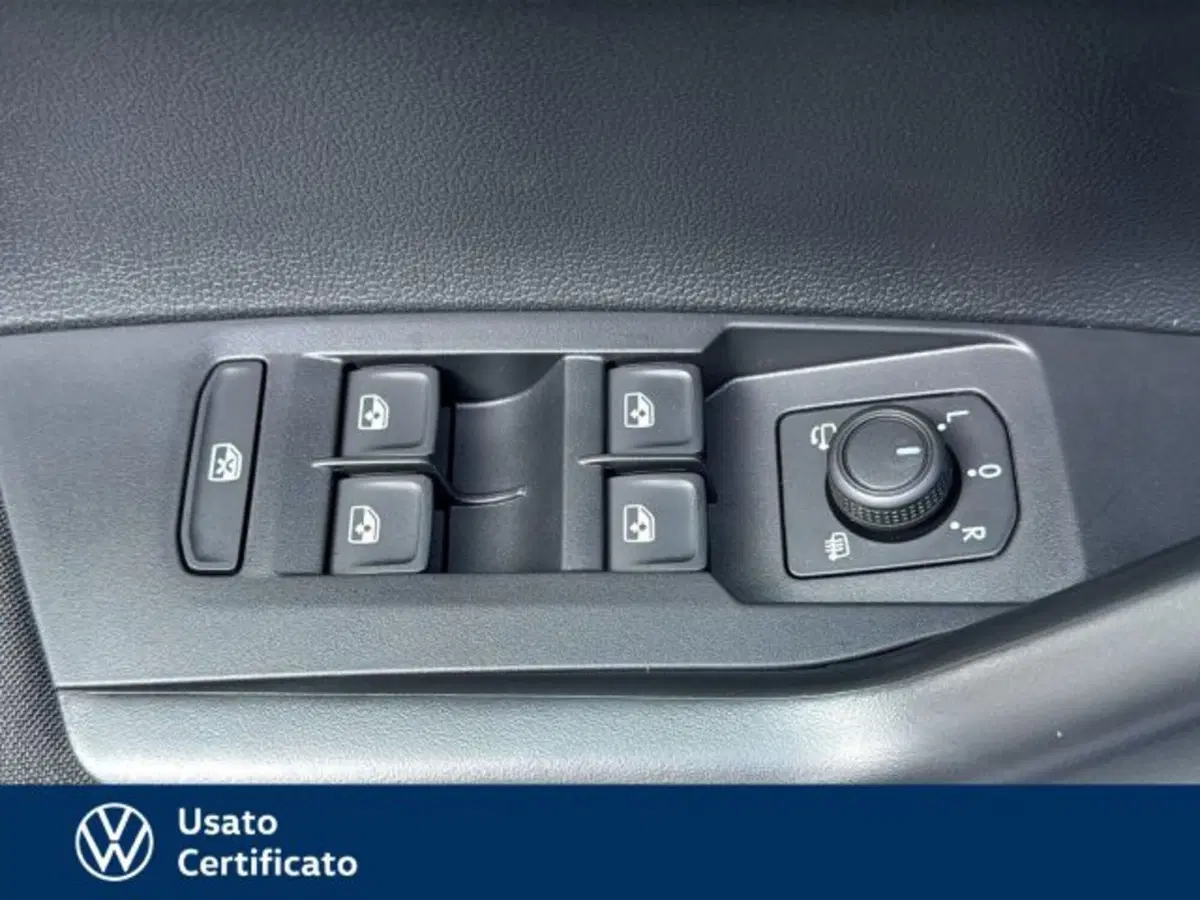 Volkswagen Polo nuova a Vicenza (12)