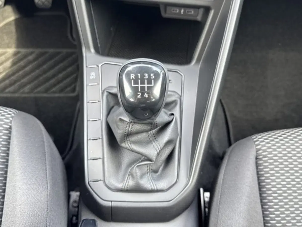 Volkswagen Polo nuova a Vicenza (11)