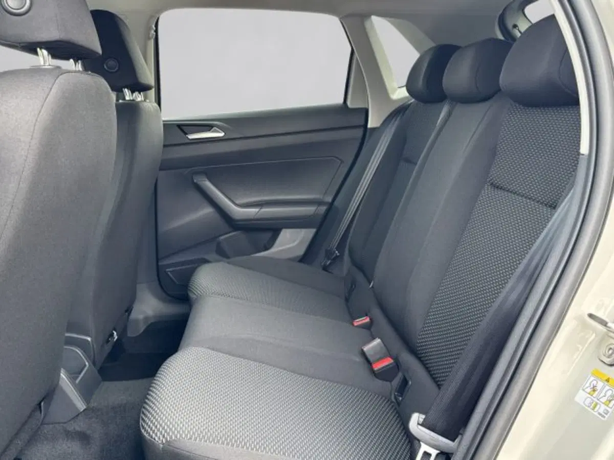 Volkswagen Polo nuova a Vicenza (12)