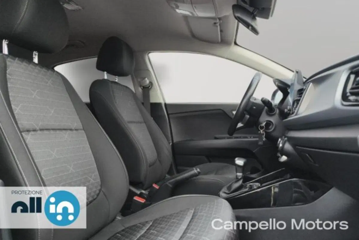 Kia Rio usata a Venezia (15)