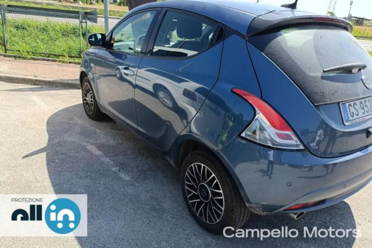 Lancia Ypsilon usata a Venezia (2)