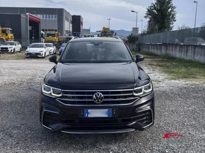 Volkswagen Tiguan 2.0 TDI 150 CV SCR DSG 4MOTION R-Line del 2020 usata a Corciano