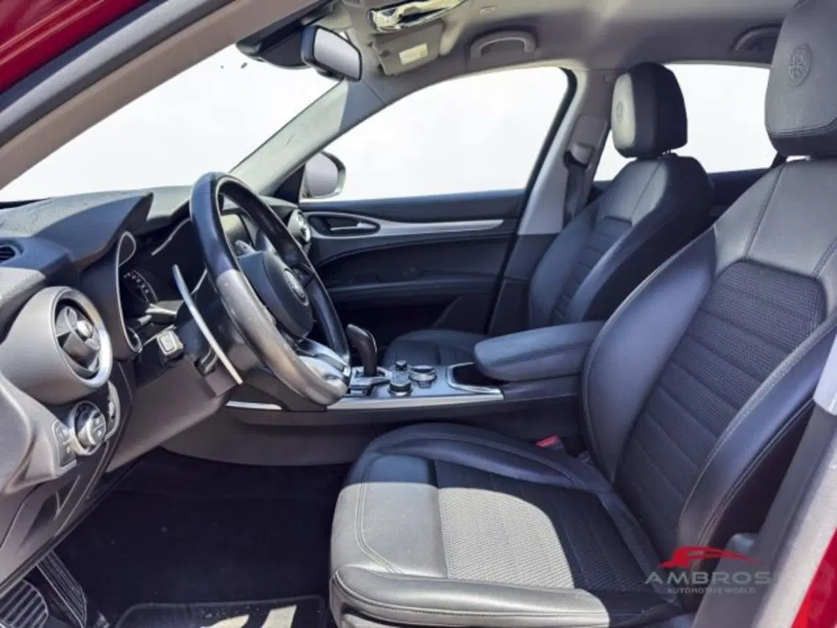 Alfa Romeo Stelvio usata a Perugia (10)
