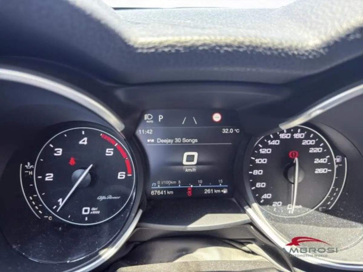 Alfa Romeo Stelvio usata a Perugia (13)