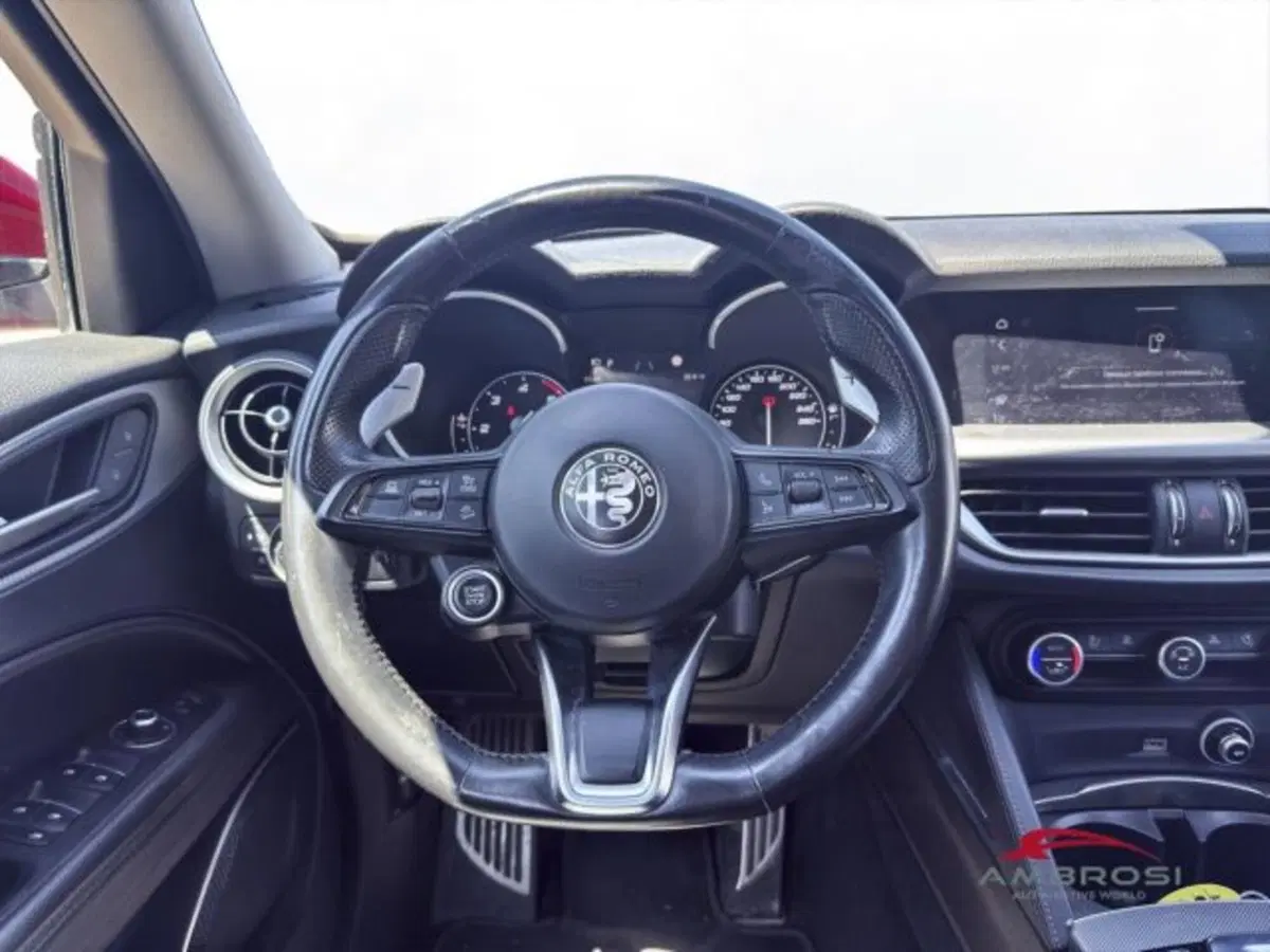 Alfa Romeo Stelvio usata a Perugia (14)