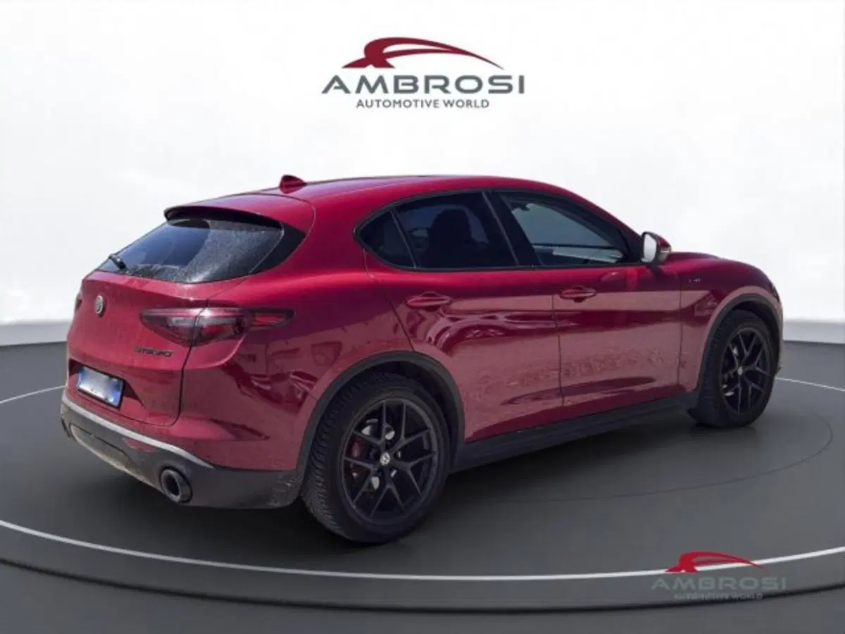 Alfa Romeo Stelvio usata a Perugia (3)