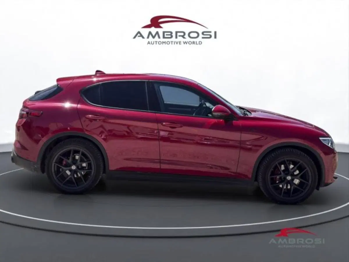 Alfa Romeo Stelvio usata a Perugia (5)