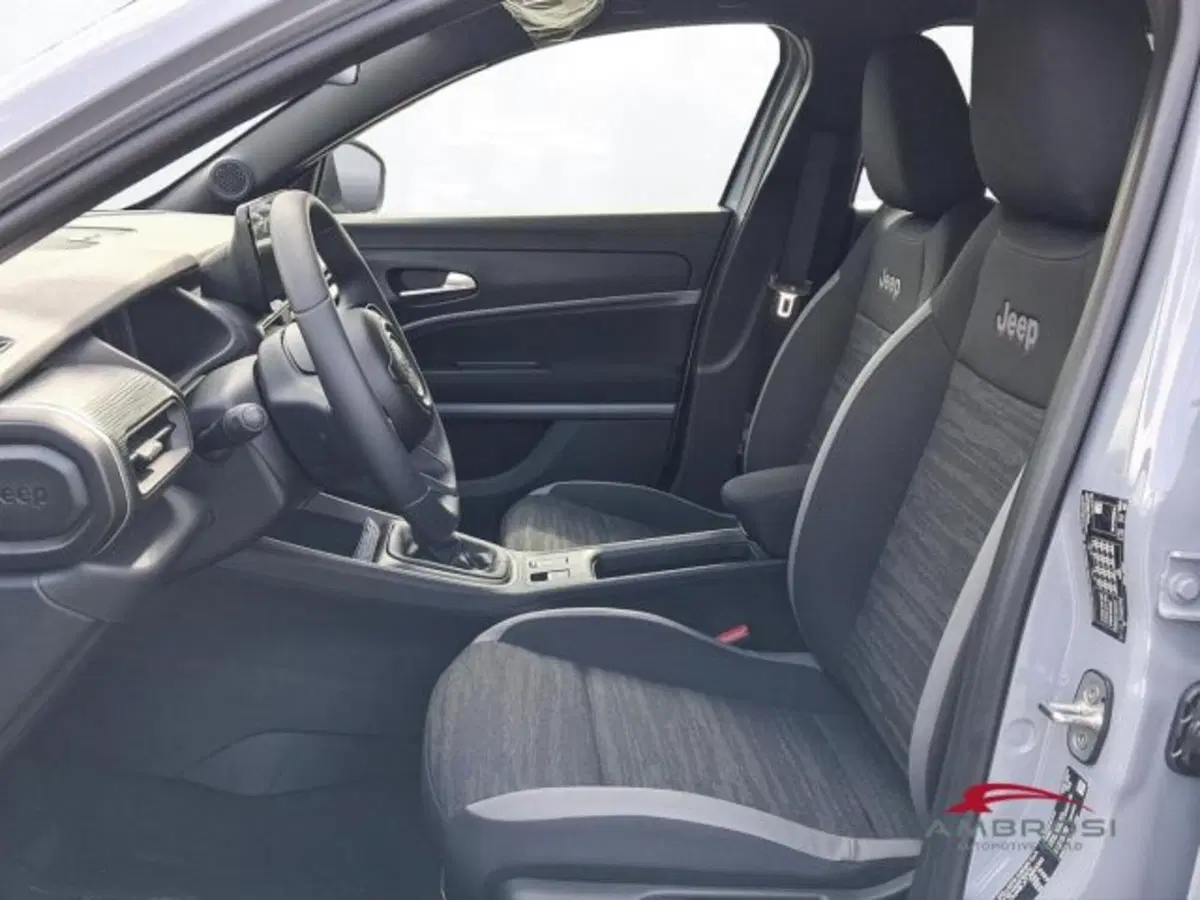 Jeep Avenger nuova a Perugia (10)