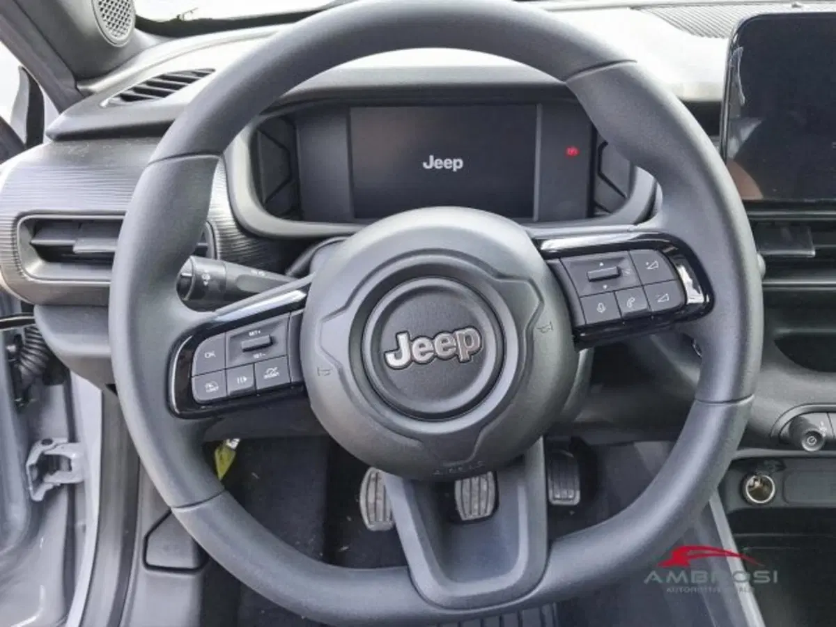 Jeep Avenger nuova a Perugia (13)