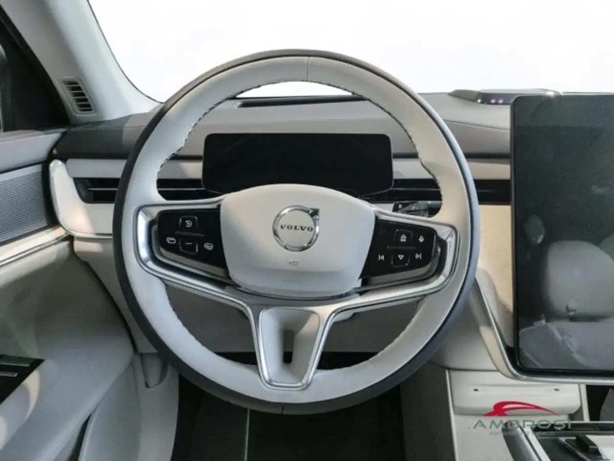 Volvo EX90 nuova a Perugia (9)