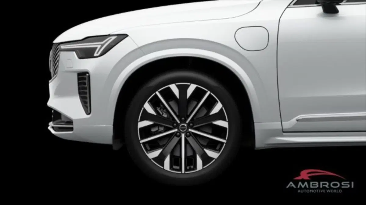 Volvo XC90 nuova a Perugia (9)