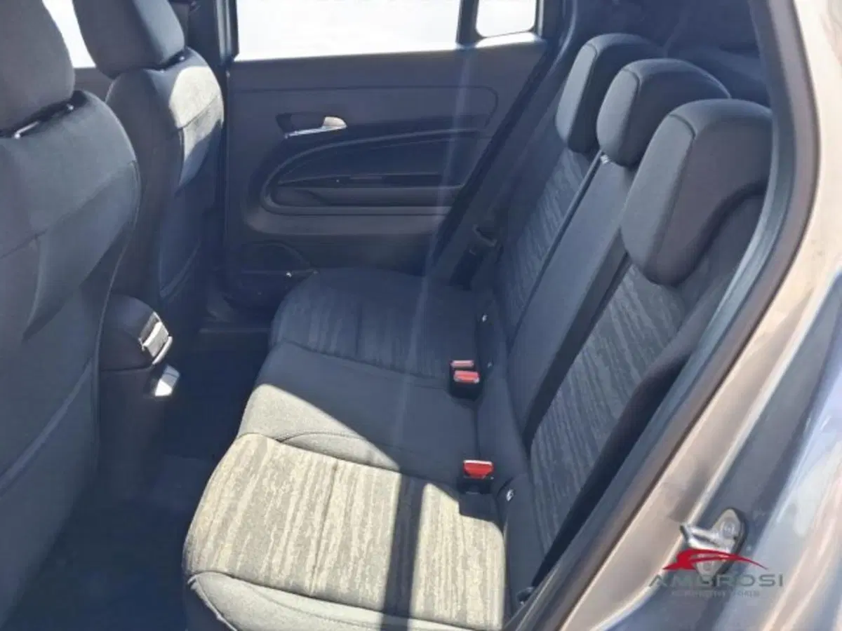 Jeep Avenger nuova a Perugia (11)