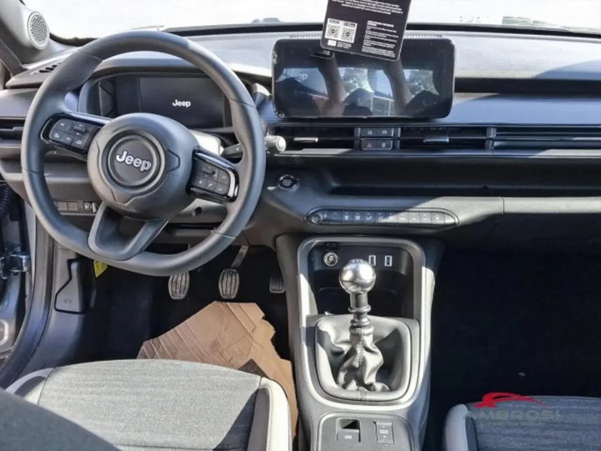 Jeep Avenger nuova a Perugia (14)