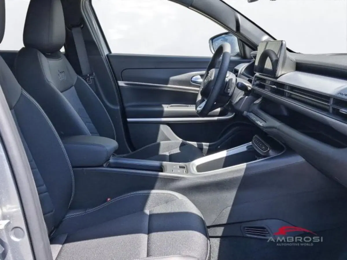 Jeep Avenger nuova a Perugia (12)