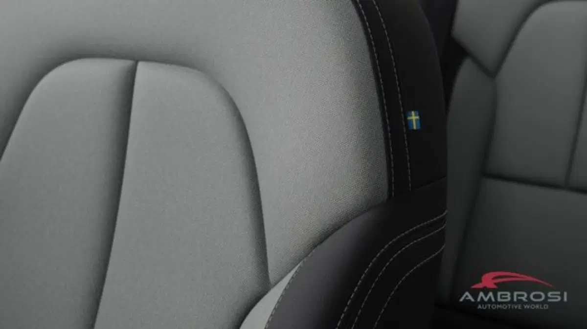 Volvo XC40 nuova a Perugia (8)